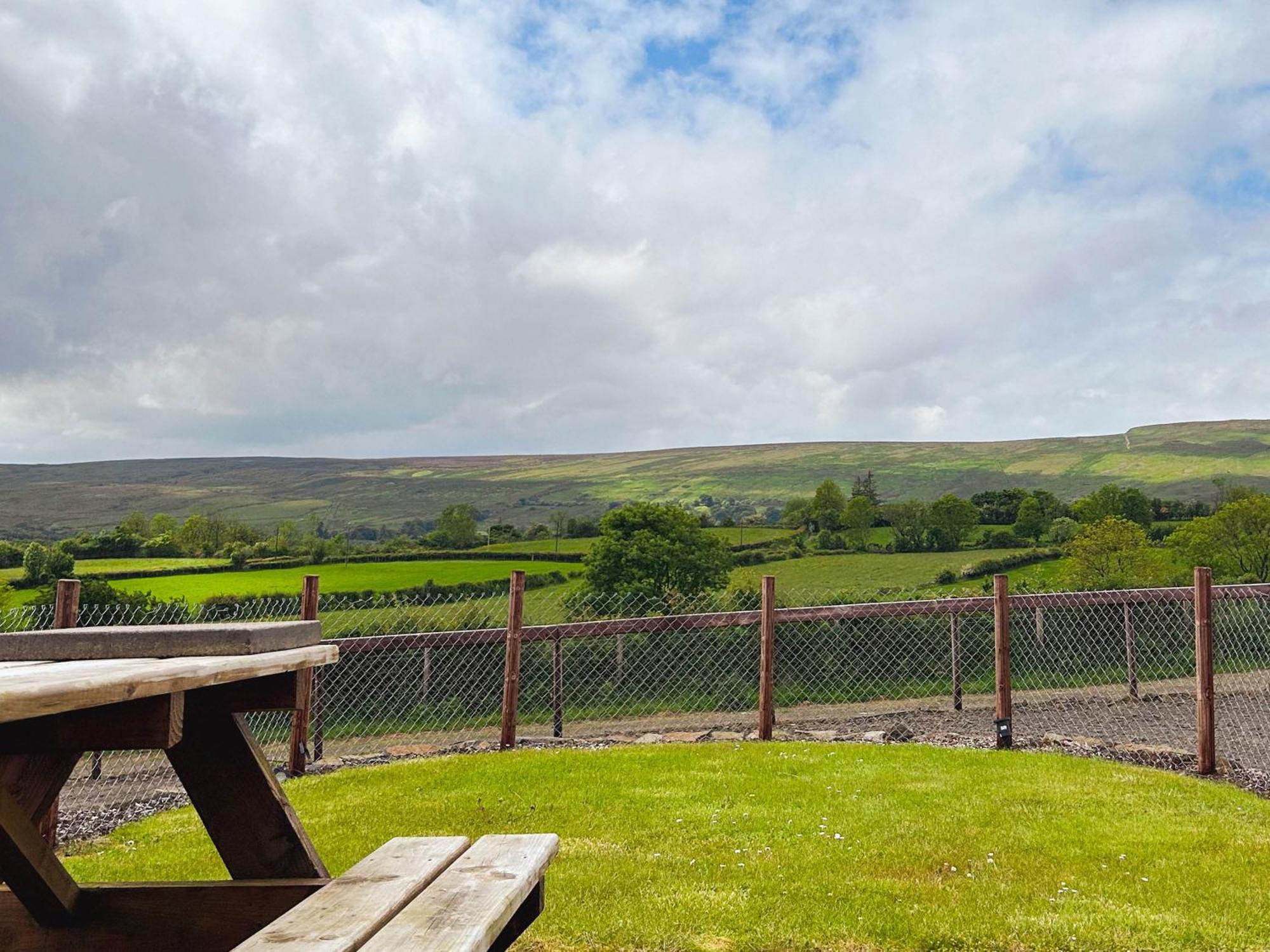 Carntogher Cabins Londonderry Exterior foto